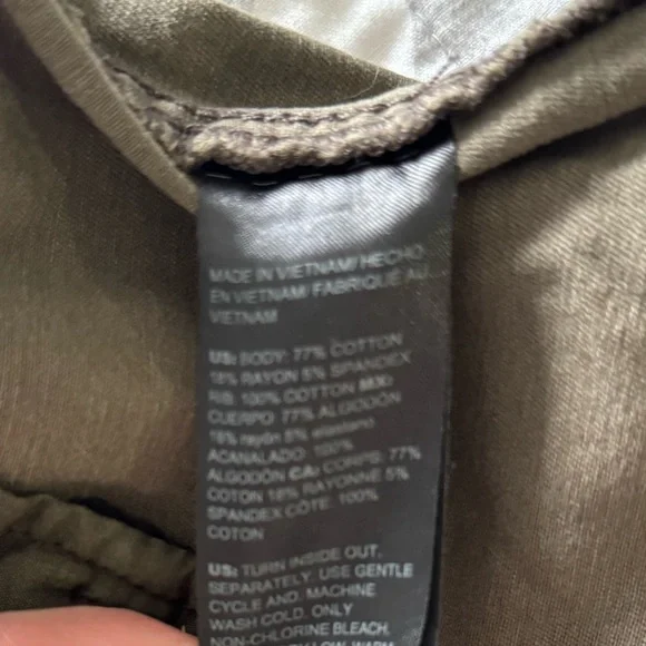 White House Black Market Green shorts size 12 - Picture 8 of 11